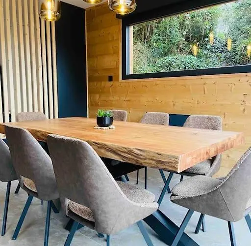 Moderne Confort A St Lary Village シャレー サン・ラリー・スラン